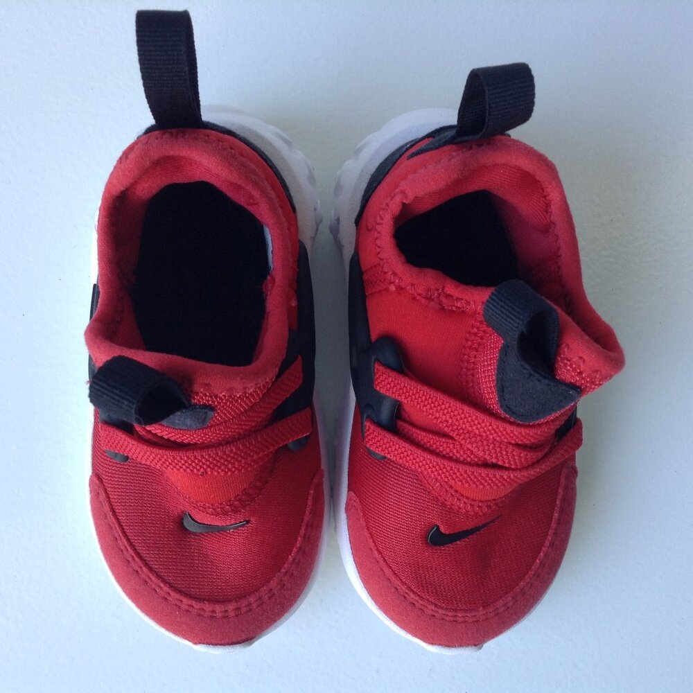 ⭐NIKE TODDLER SLIP-ON SNEAKERS in Red, size 5 - LIKE NEW ⭐